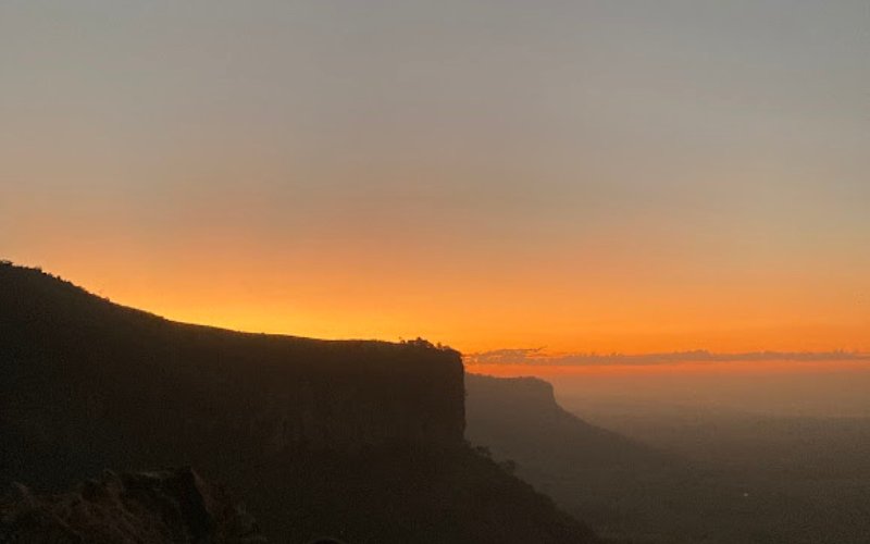 Foto de Trilha Cruzeiro do Facão ao nascer do sol